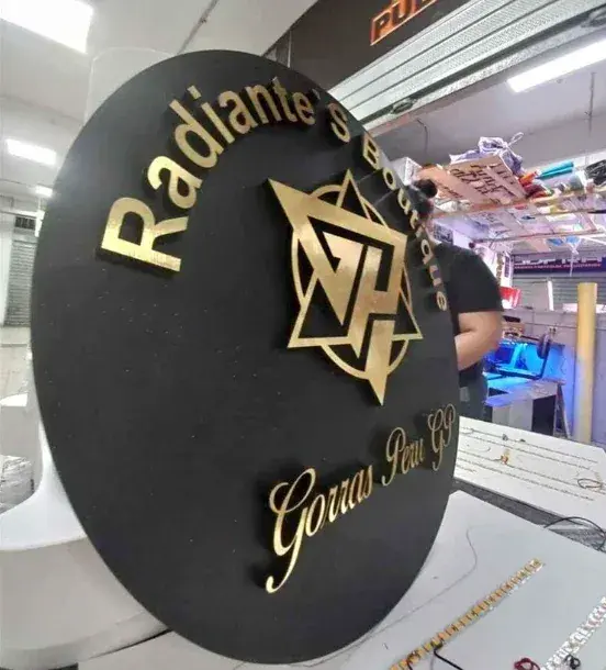 Letras metálicas, referencia para cotizar letreros en Arequipa