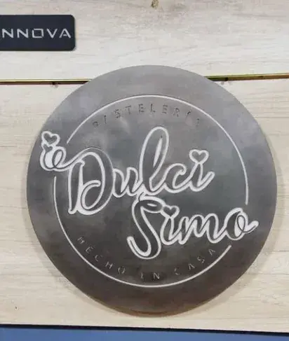 Placa de acrílico, referencia para cotizar letreros en Ica