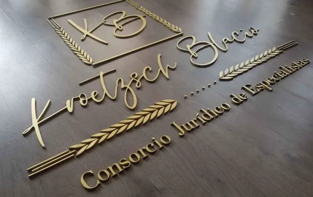 Letras metálicas, referencia para cotizar letreros en Ica