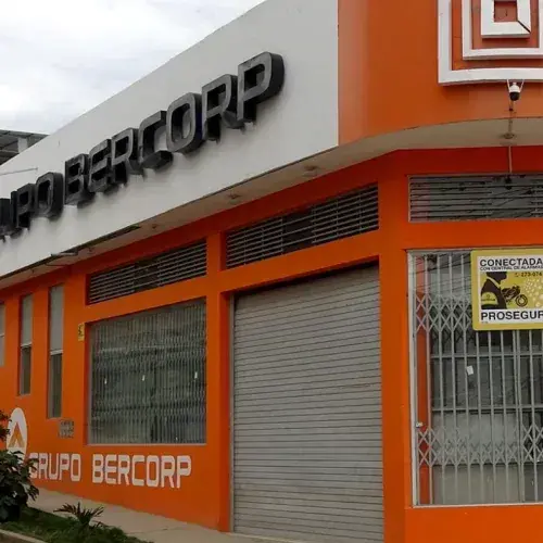 Letrero comercial relacionado con letreros en pvc