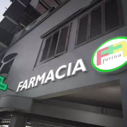 Letras de fachada relacionado con letreros en alto relieve