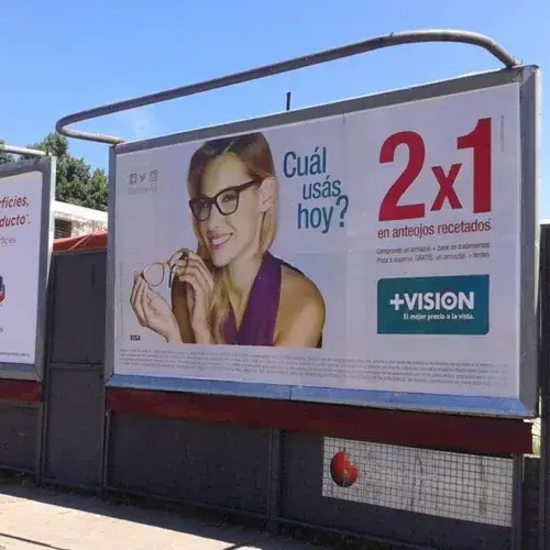 Referencia de valla relacionado con paneles publicitarios